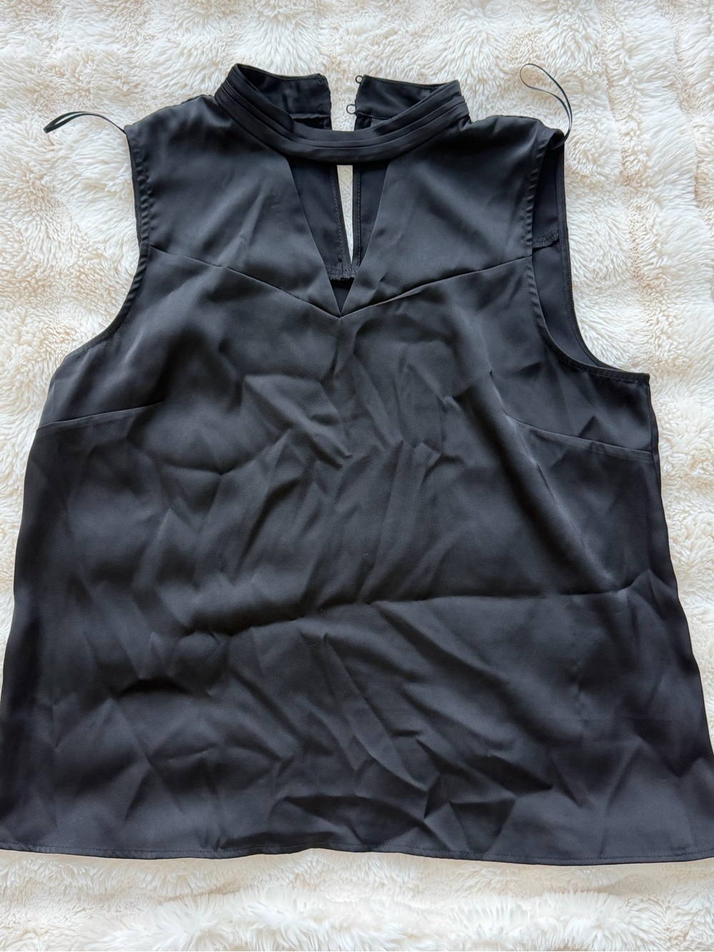 Halogen Sleeveless Black V-Neck Top